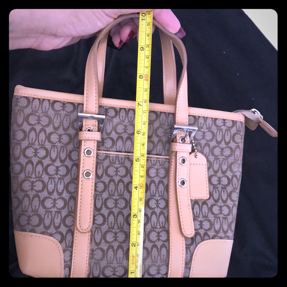 Cute little hand bag!